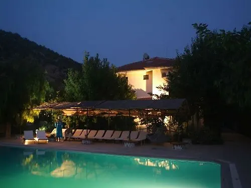 호텔 Misafir Evi